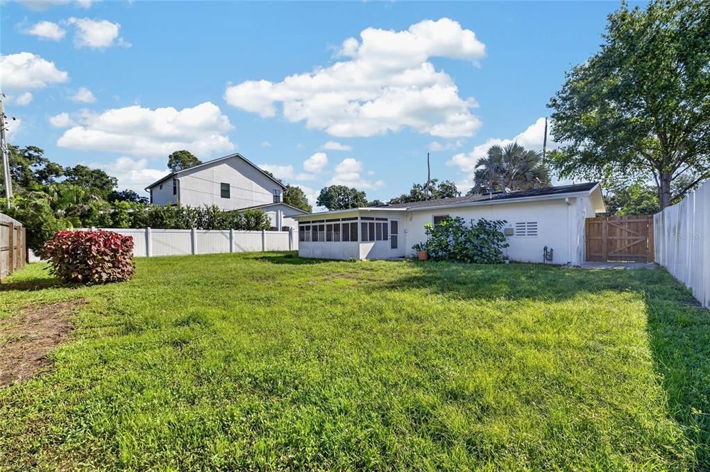 На продажу: $475,000 (3 спален, 2 ванн, 1215 Квадратных фут)