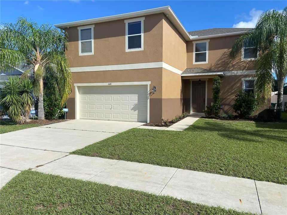 For Sale: $424,900 (4 beds, 2 baths, 2592 Square Feet)