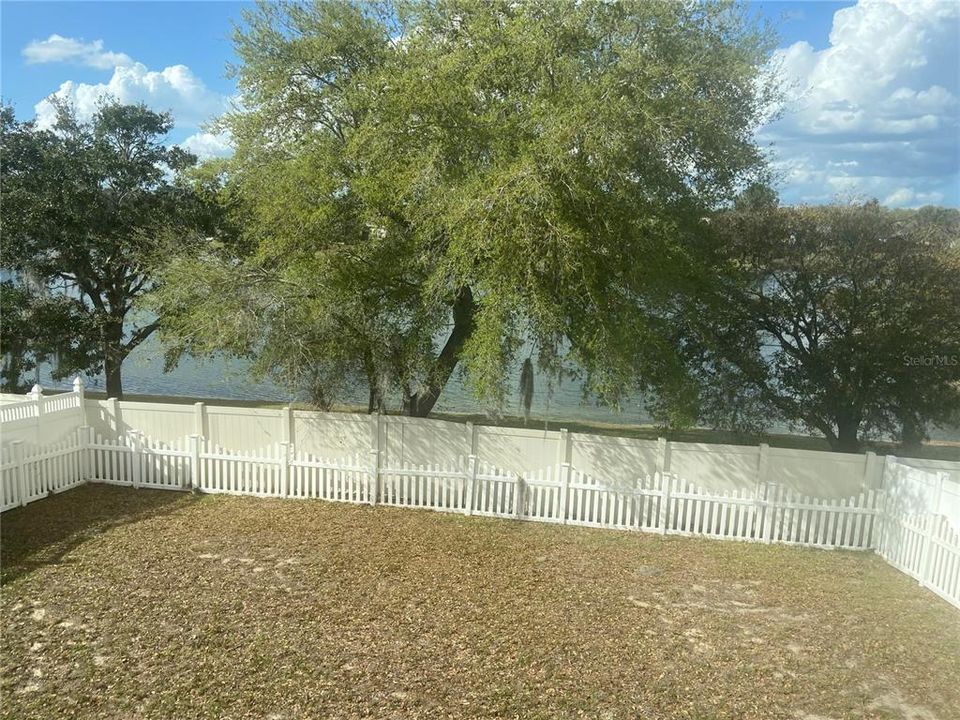 For Sale: $424,900 (4 beds, 2 baths, 2592 Square Feet)