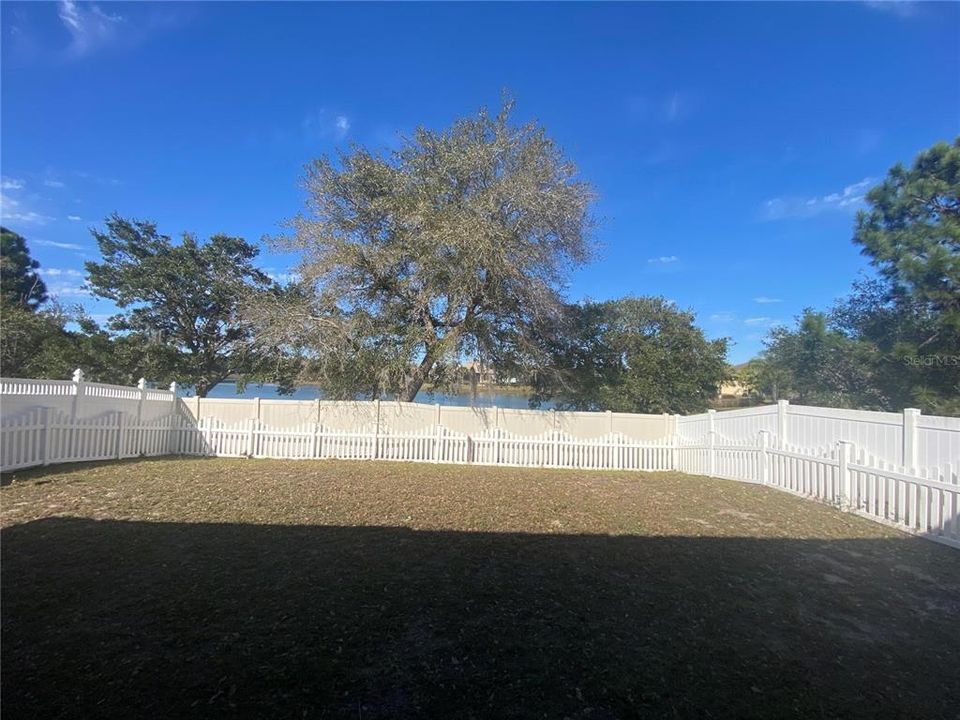 For Sale: $424,900 (4 beds, 2 baths, 2592 Square Feet)