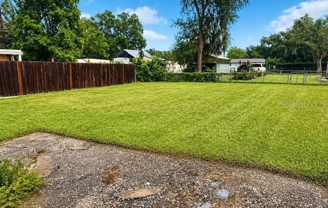 На продажу: $280,000 (3 спален, 1 ванн, 825 Квадратных фут)