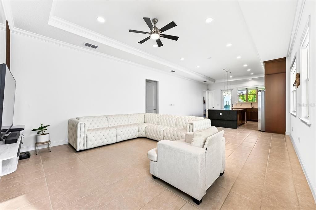 En Venta: $625,000 (3 camas, 2 baños, 1720 Pies cuadrados)