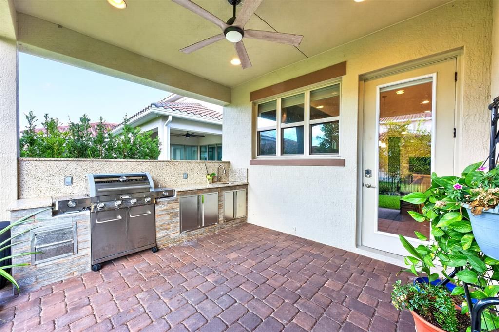 En Venta: $625,000 (3 camas, 2 baños, 1720 Pies cuadrados)