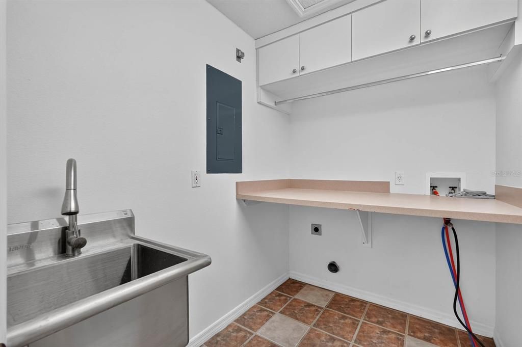 En Venta: $795,000 (4 camas, 3 baños, 3217 Pies cuadrados)