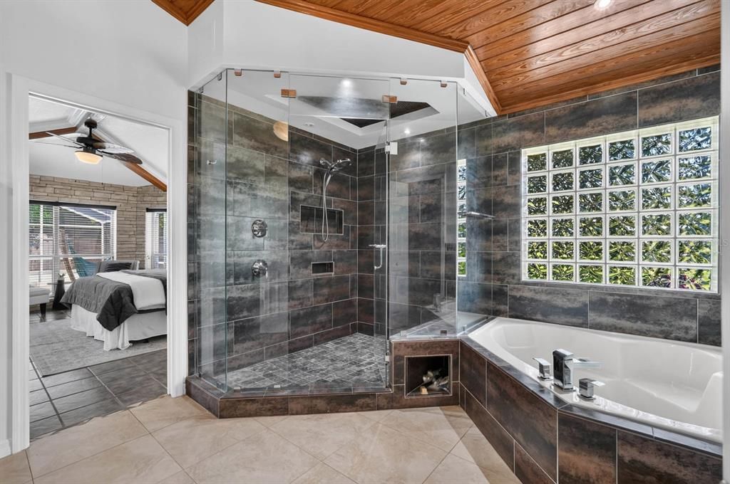 En Venta: $795,000 (4 camas, 3 baños, 3217 Pies cuadrados)