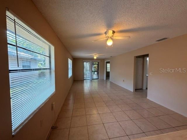 For Sale: $299,000 (2 beds, 2 baths, 1012 Square Feet)