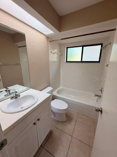 For Sale: $299,000 (2 beds, 2 baths, 1012 Square Feet)
