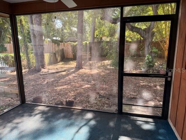 For Sale: $299,000 (2 beds, 2 baths, 1012 Square Feet)