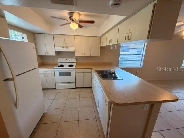 For Sale: $299,000 (2 beds, 2 baths, 1012 Square Feet)
