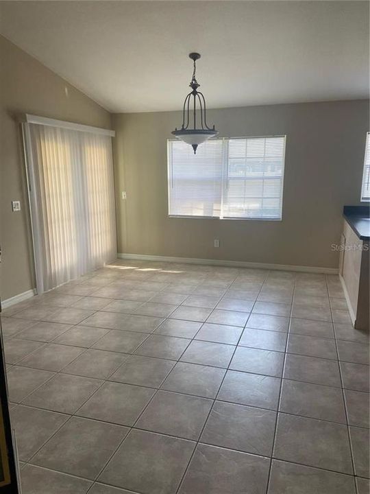 For Rent: $1,900 (3 beds, 2 baths, 1501 Square Feet)