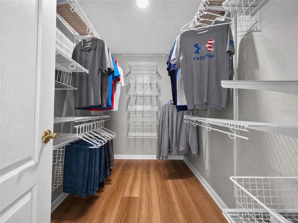 На продажу: $349,900 (3 спален, 2 ванн, 2041 Квадратных фут)