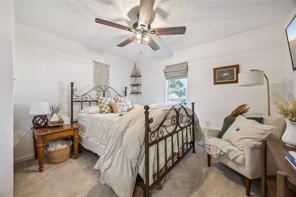 En Venta: $299,900 (3 camas, 2 baños, 1012 Pies cuadrados)