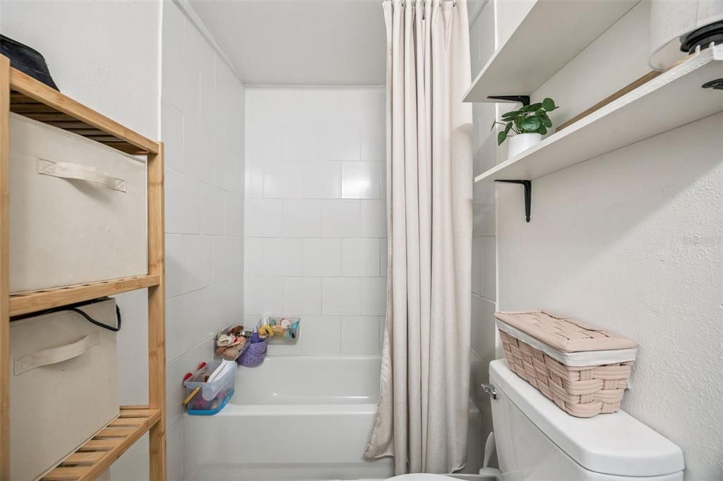 En Venta: $299,900 (3 camas, 2 baños, 1012 Pies cuadrados)