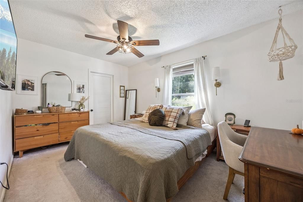 En Venta: $299,900 (3 camas, 2 baños, 1012 Pies cuadrados)