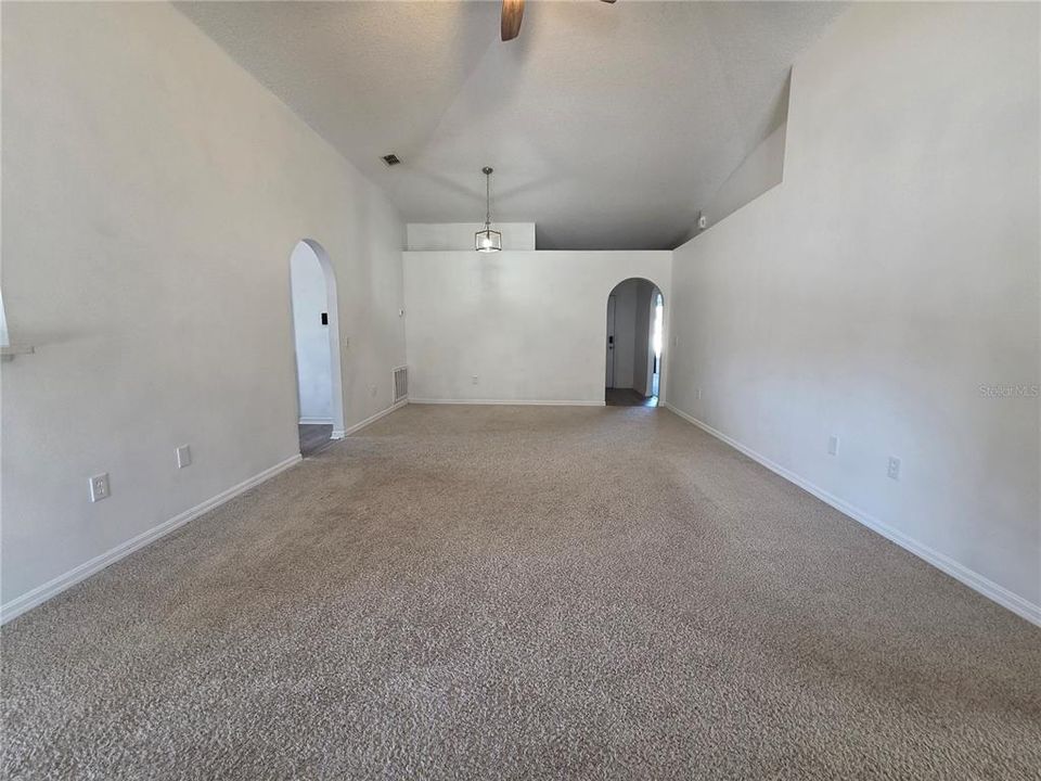 En Renta: $2,999 (3 camas, 2 baños, 1874 Pies cuadrados)
