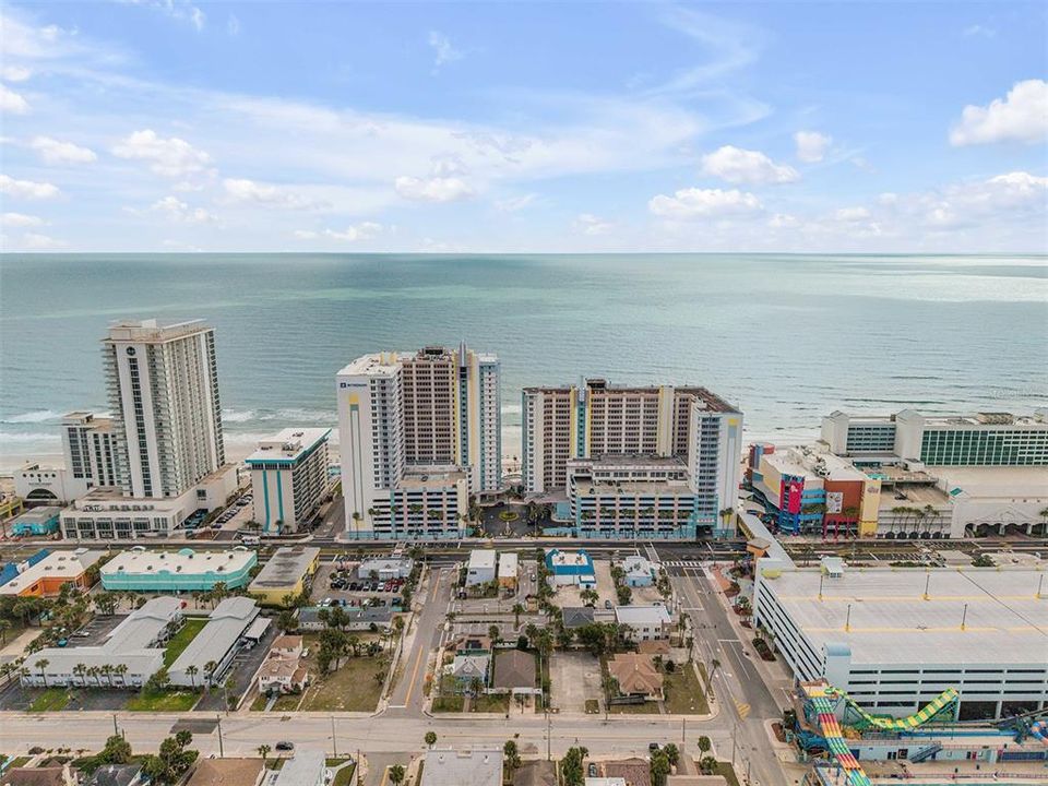 En Venta: $525,000 (2 camas, 2 baños, 1240 Pies cuadrados)