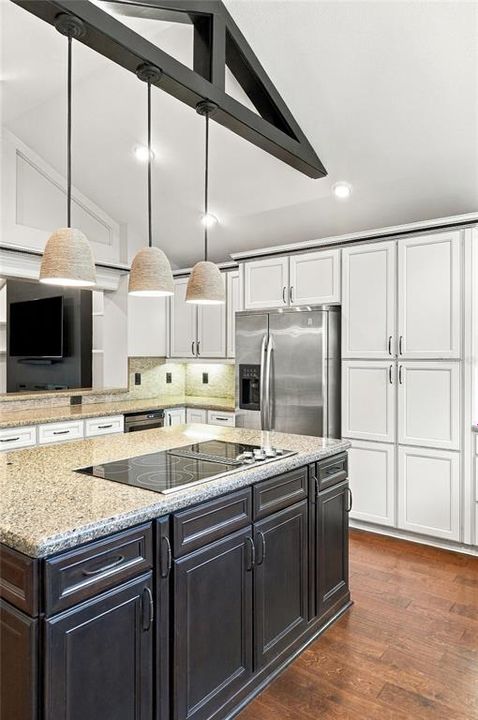 En Venta: $675,000 (4 camas, 3 baños, 2941 Pies cuadrados)