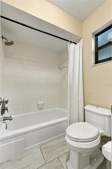 En Venta: $675,000 (4 camas, 3 baños, 2941 Pies cuadrados)