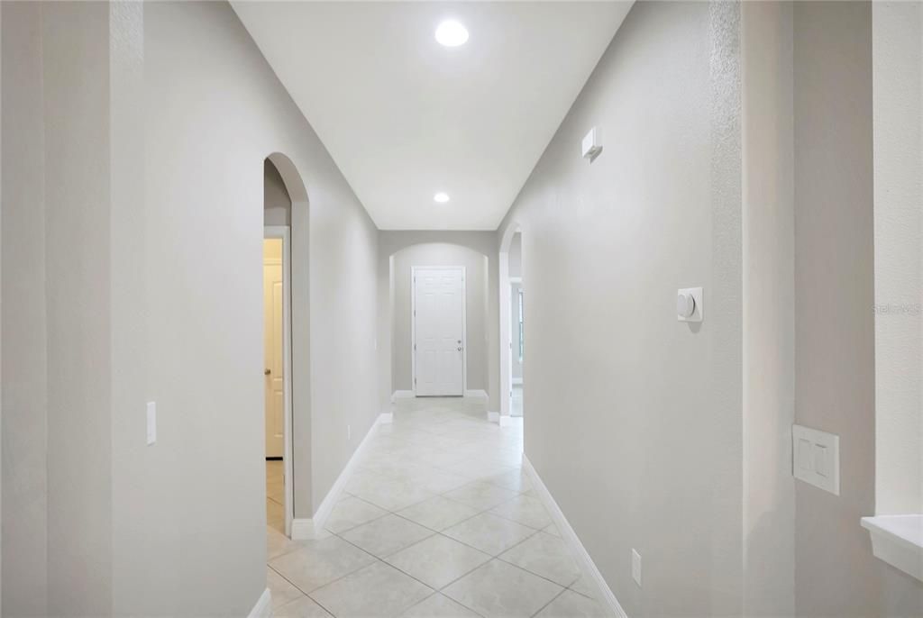 На продажу: $374,900 (4 спален, 2 ванн, 2402 Квадратных фут)