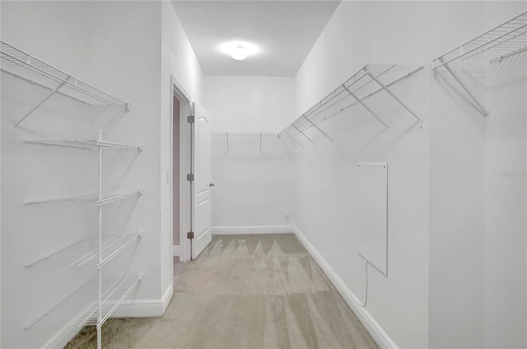 На продажу: $374,900 (4 спален, 2 ванн, 2402 Квадратных фут)