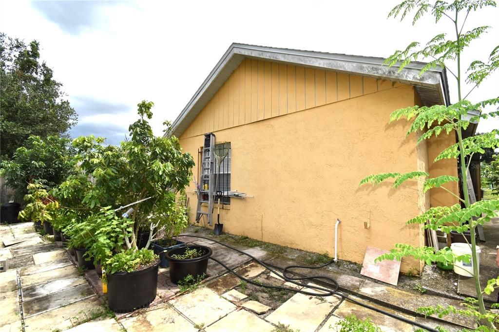 For Sale: $319,900 (3 beds, 2 baths, 1370 Square Feet)