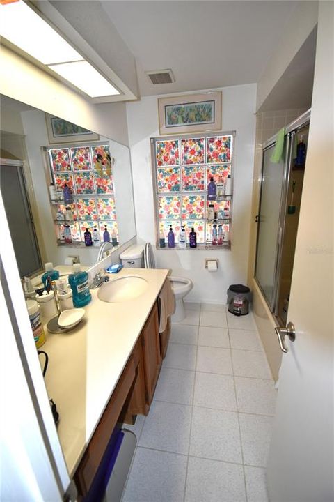For Sale: $319,900 (3 beds, 2 baths, 1370 Square Feet)