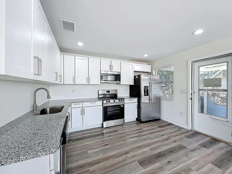En Venta: $254,999 (2 camas, 1 baños, 720 Pies cuadrados)