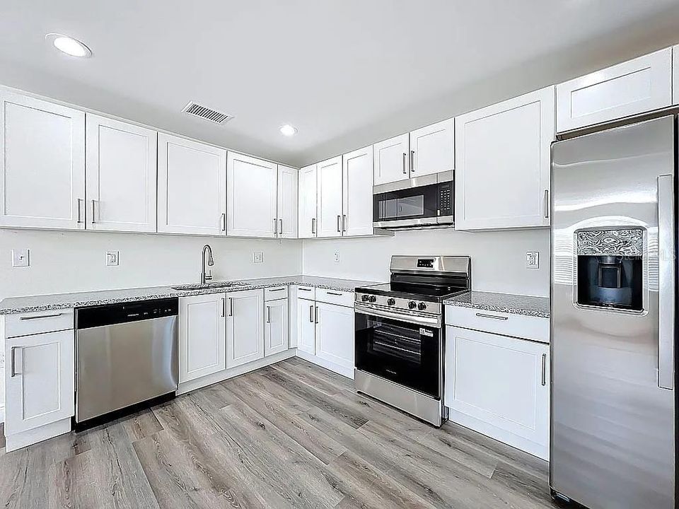 En Venta: $254,999 (2 camas, 1 baños, 720 Pies cuadrados)