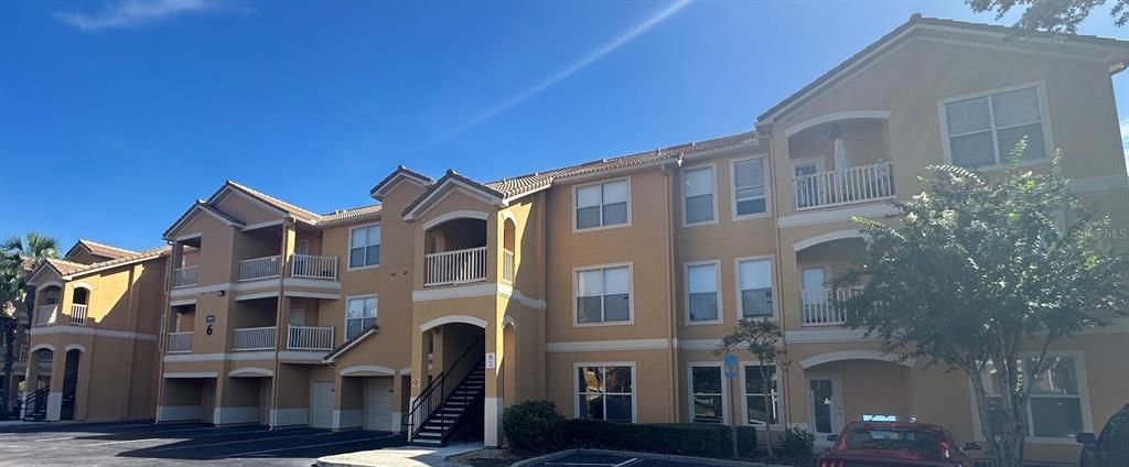 For Sale: $219,900 (2 beds, 2 baths, 1076 Square Feet)