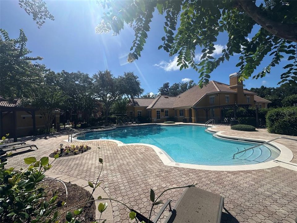 For Sale: $219,900 (2 beds, 2 baths, 1076 Square Feet)