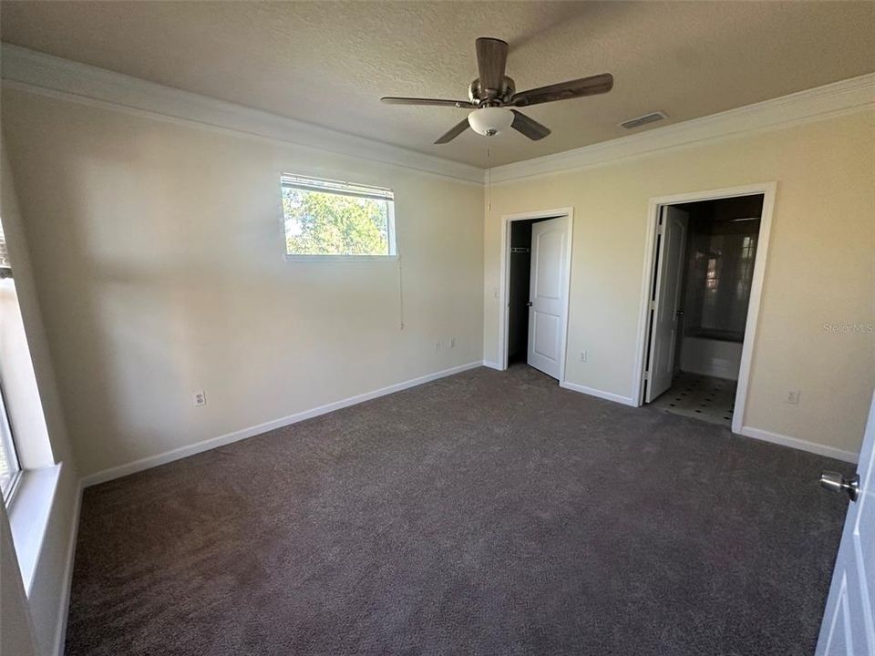 For Sale: $219,900 (2 beds, 2 baths, 1076 Square Feet)
