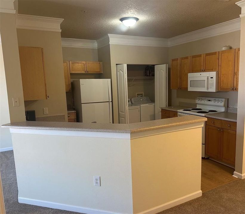 For Sale: $219,900 (2 beds, 2 baths, 1076 Square Feet)