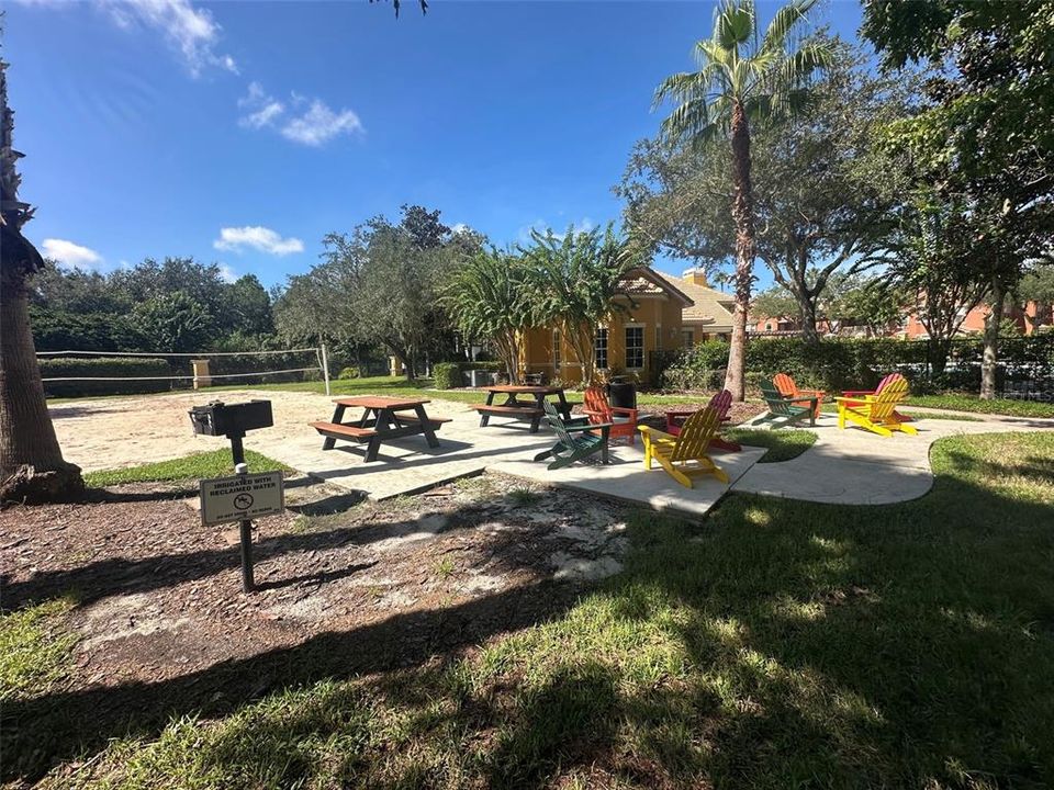 For Sale: $219,900 (2 beds, 2 baths, 1076 Square Feet)