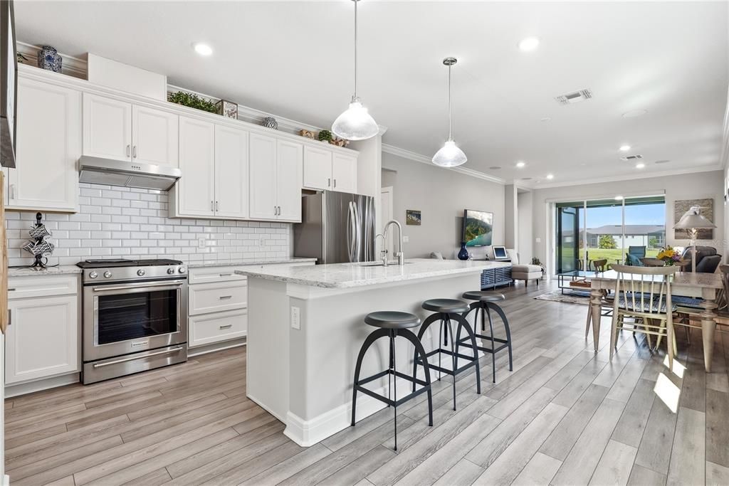 For Sale: $440,000 (2 beds, 2 baths, 1640 Square Feet)