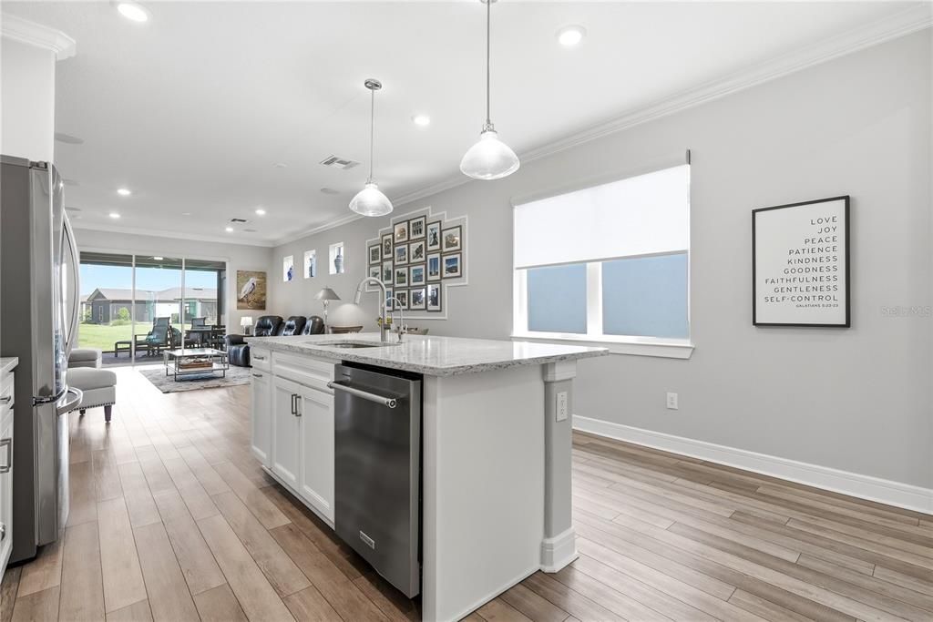 For Sale: $440,000 (2 beds, 2 baths, 1640 Square Feet)
