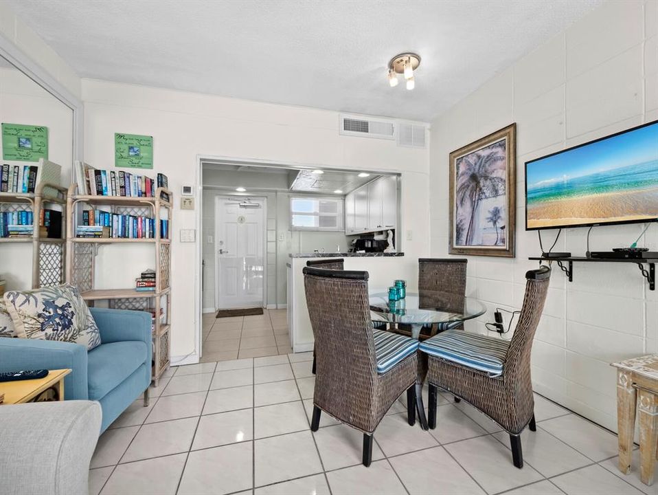 For Sale: $489,900 (1 beds, 1 baths, 528 Square Feet)