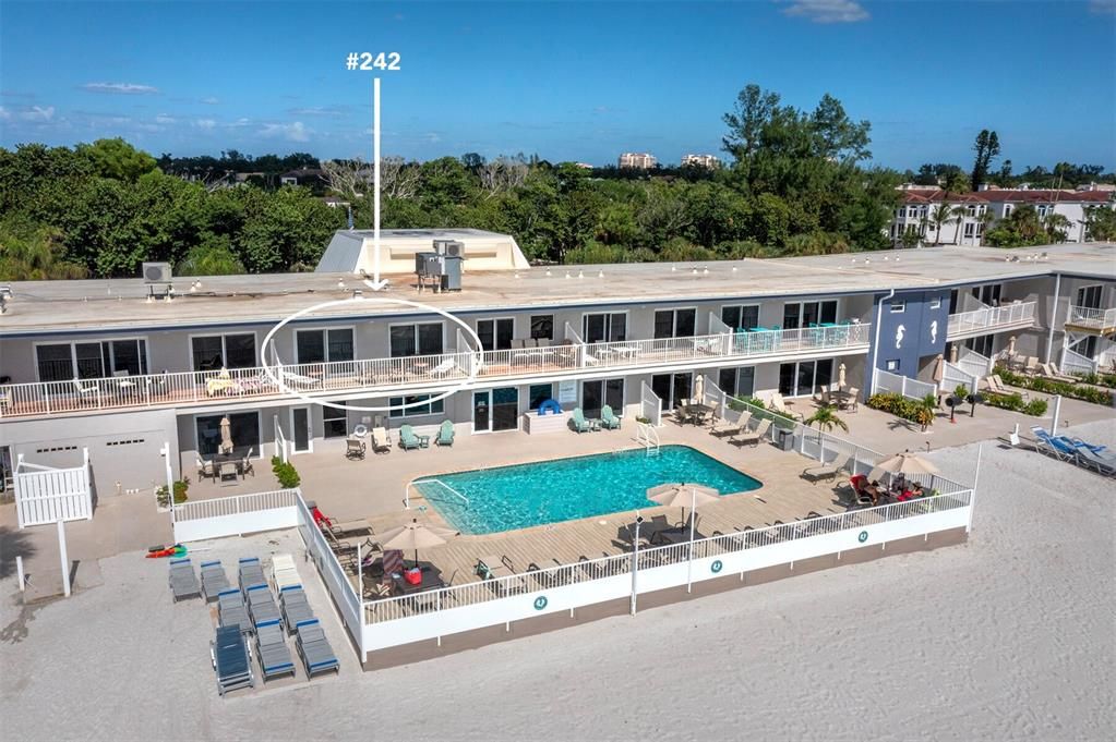 For Sale: $489,900 (1 beds, 1 baths, 528 Square Feet)