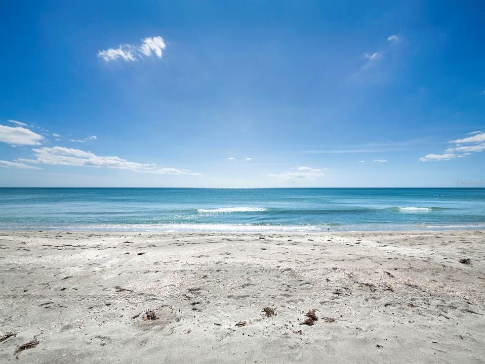 For Sale: $489,900 (1 beds, 1 baths, 528 Square Feet)