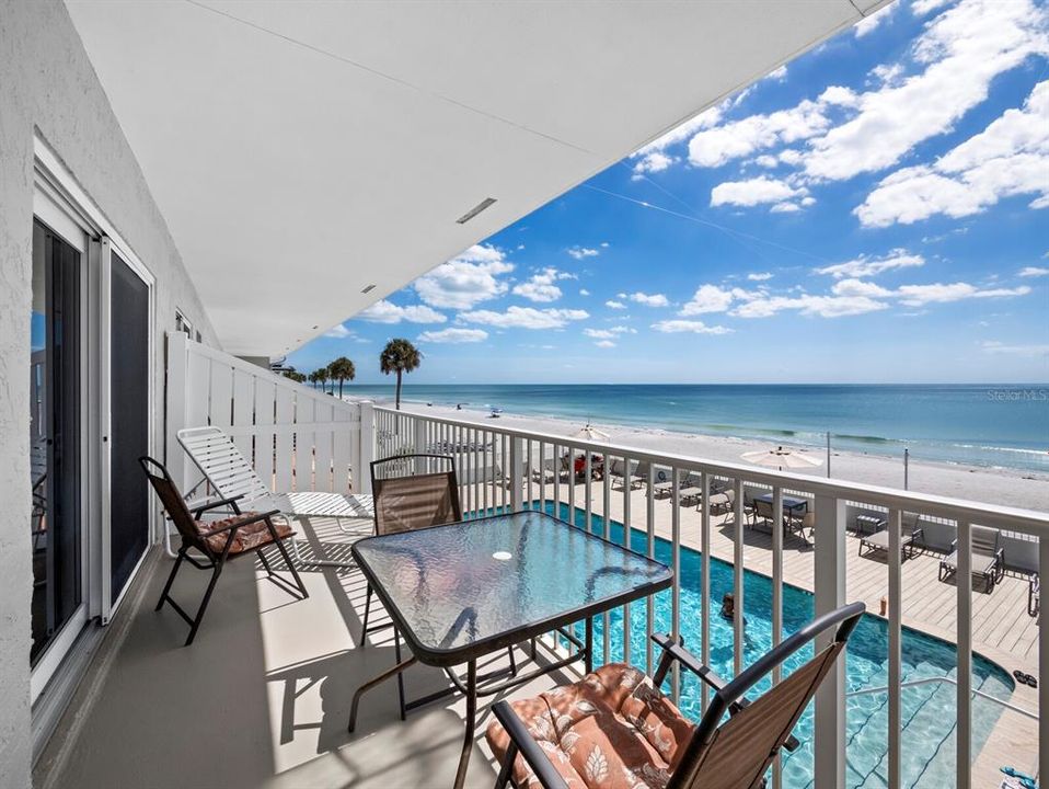 For Sale: $489,900 (1 beds, 1 baths, 528 Square Feet)