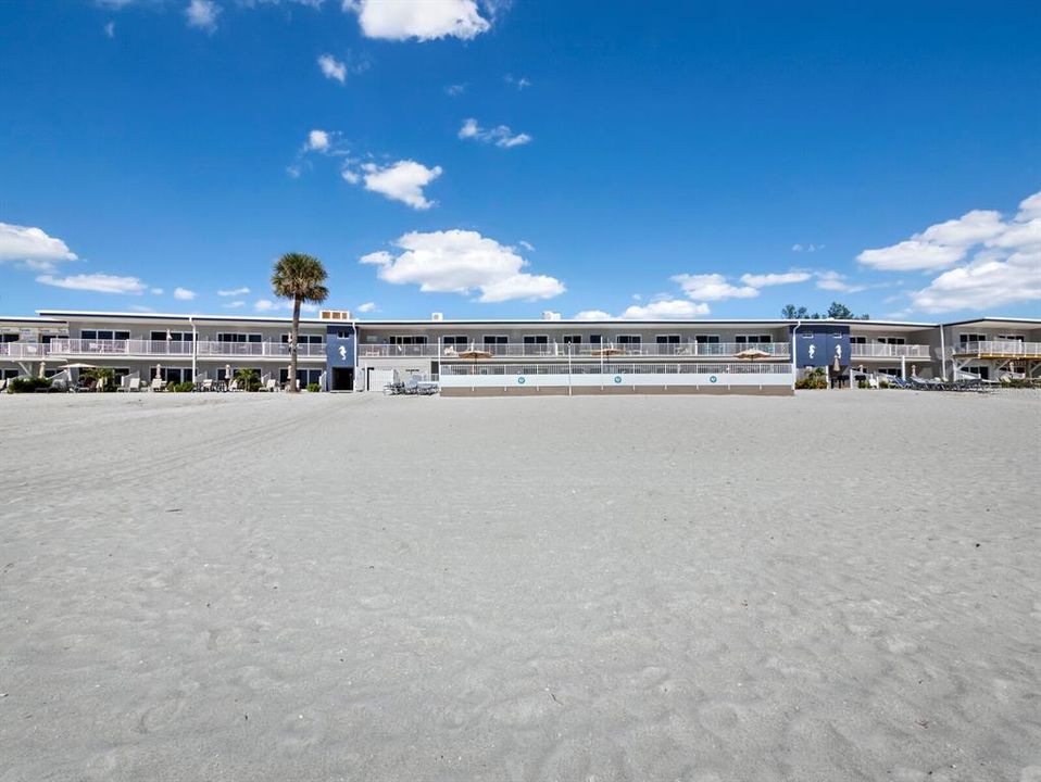 For Sale: $489,900 (1 beds, 1 baths, 528 Square Feet)