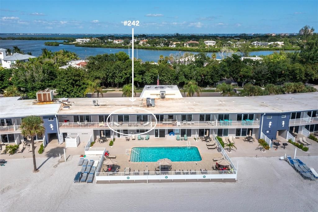 For Sale: $489,900 (1 beds, 1 baths, 528 Square Feet)