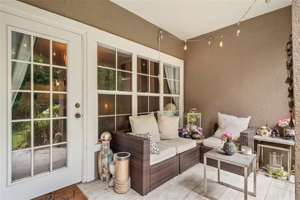 For Sale: $135,000 (1 beds, 1 baths, 782 Square Feet)