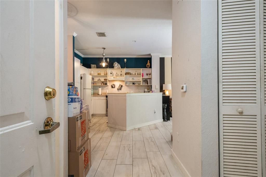 For Sale: $135,000 (1 beds, 1 baths, 782 Square Feet)