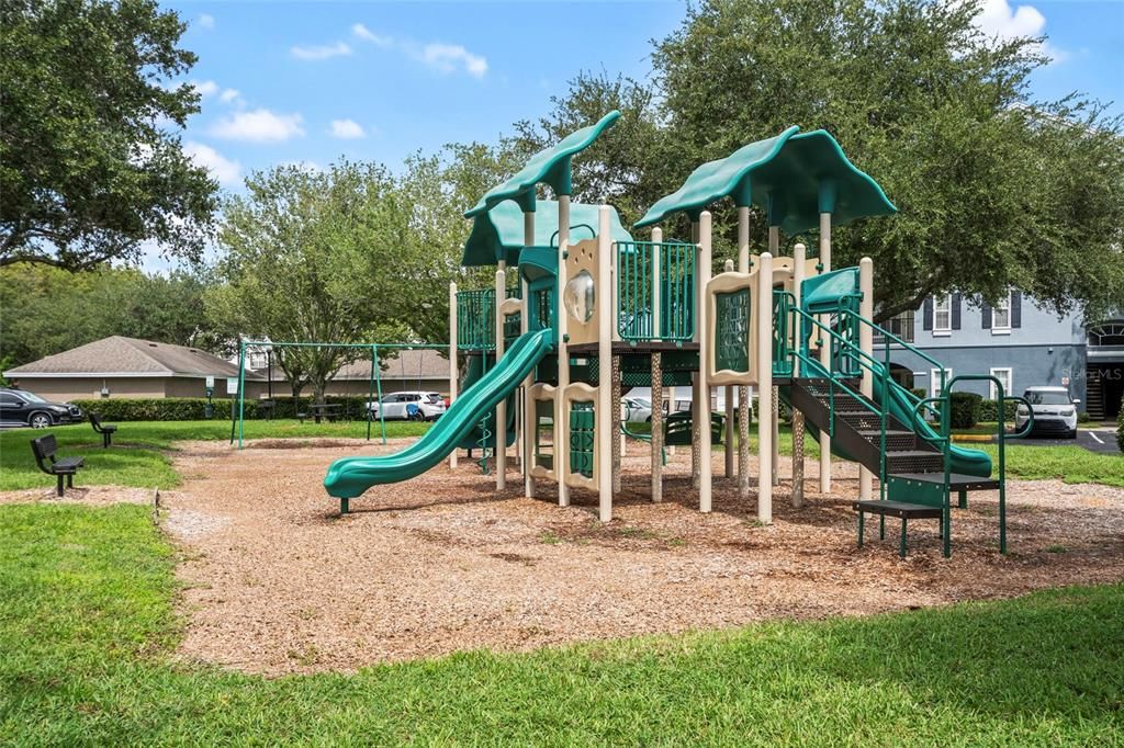 For Sale: $135,000 (1 beds, 1 baths, 782 Square Feet)