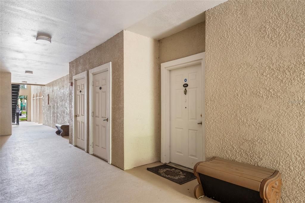 For Sale: $135,000 (1 beds, 1 baths, 782 Square Feet)