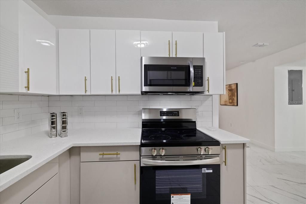На продажу: $337,900 (3 спален, 2 ванн, 1060 Квадратных фут)