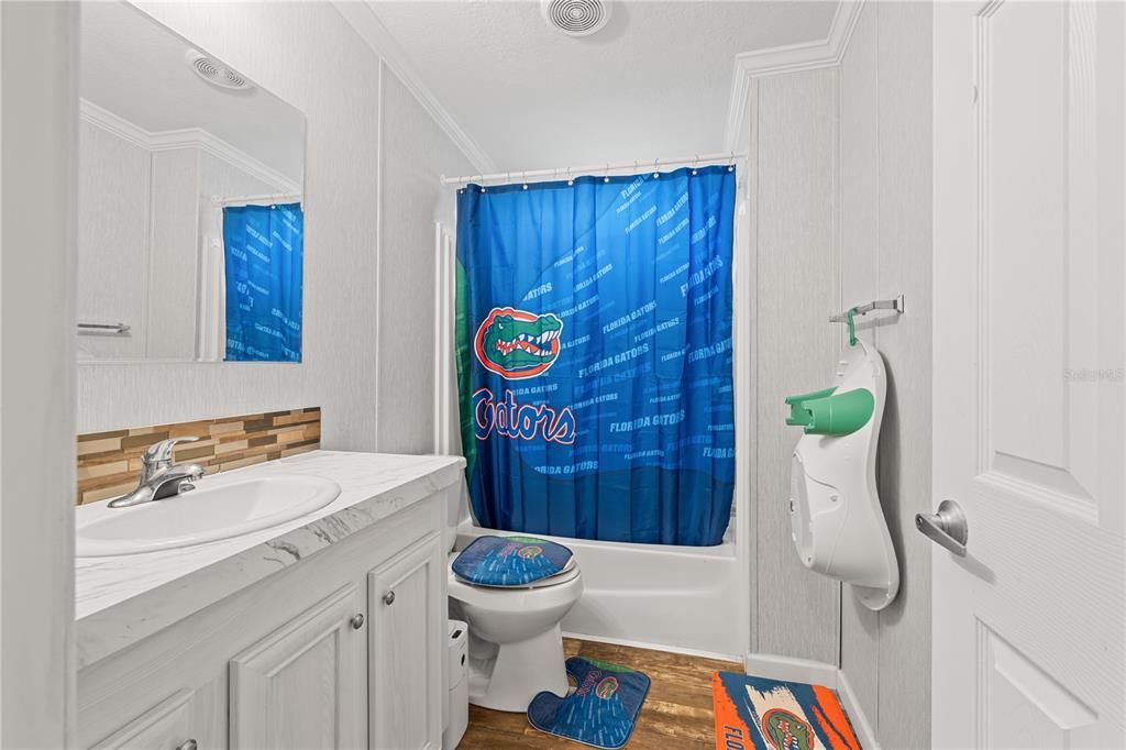 For Sale: $345,000 (5 beds, 3 baths, 2190 Square Feet)