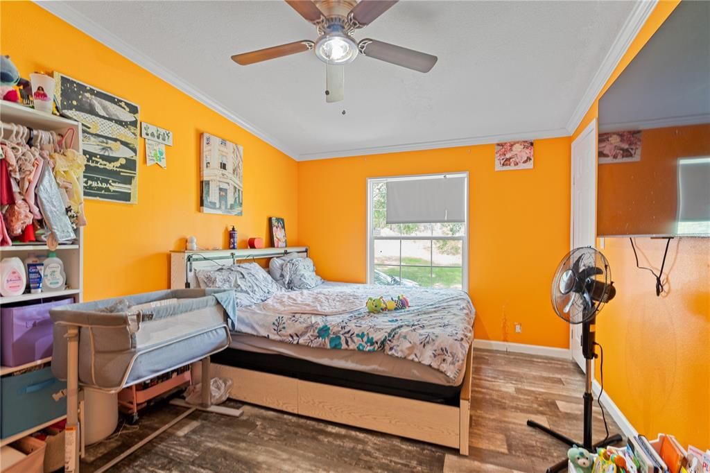 For Sale: $345,000 (5 beds, 3 baths, 2190 Square Feet)