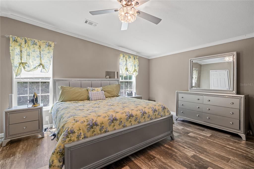 For Sale: $345,000 (5 beds, 3 baths, 2190 Square Feet)