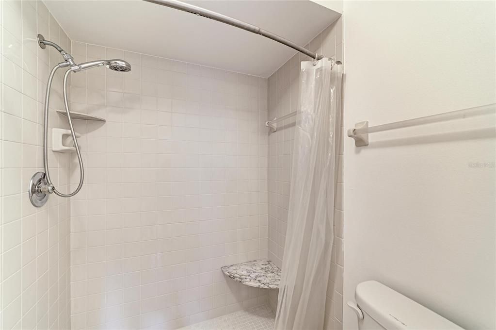 В аренду: $1,850 (2 спален, 2 ванн, 1197 Квадратных фут)